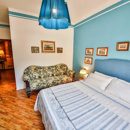 Baronessa Oda ve Kahvaltı